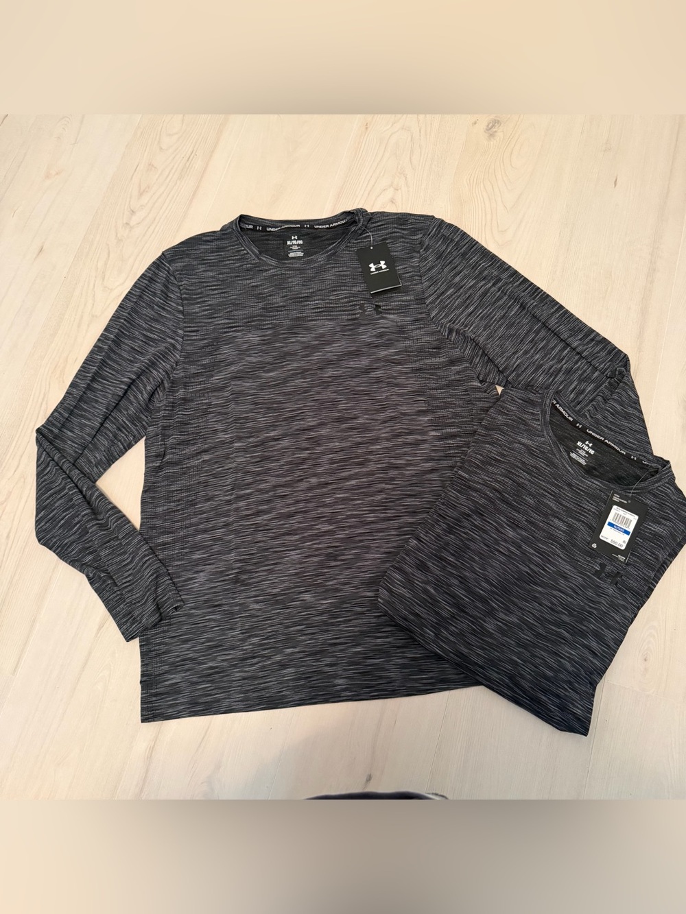 Under Armour Menโs Long Sleeve Heathered Athletic Shirt 2 PACK